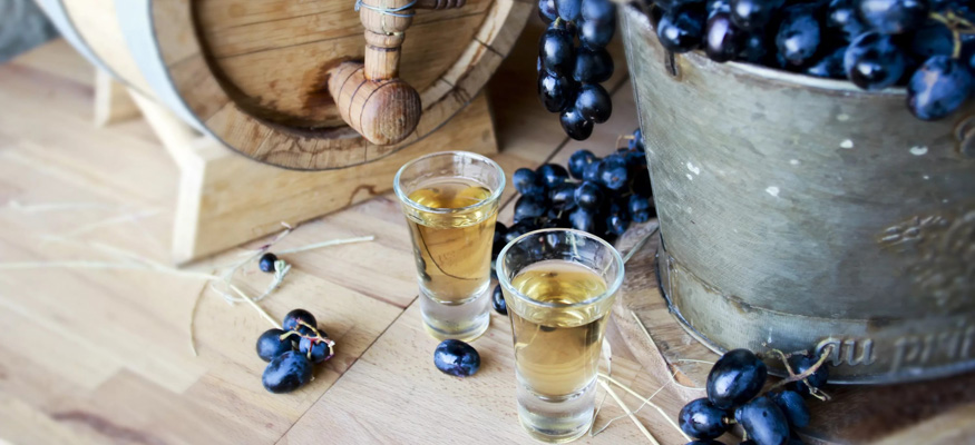 Рецепт приготовления настойки из винограда на водке (спирту, самогоне)